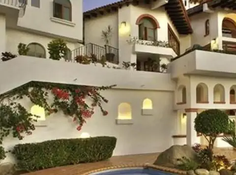 Royal Manor